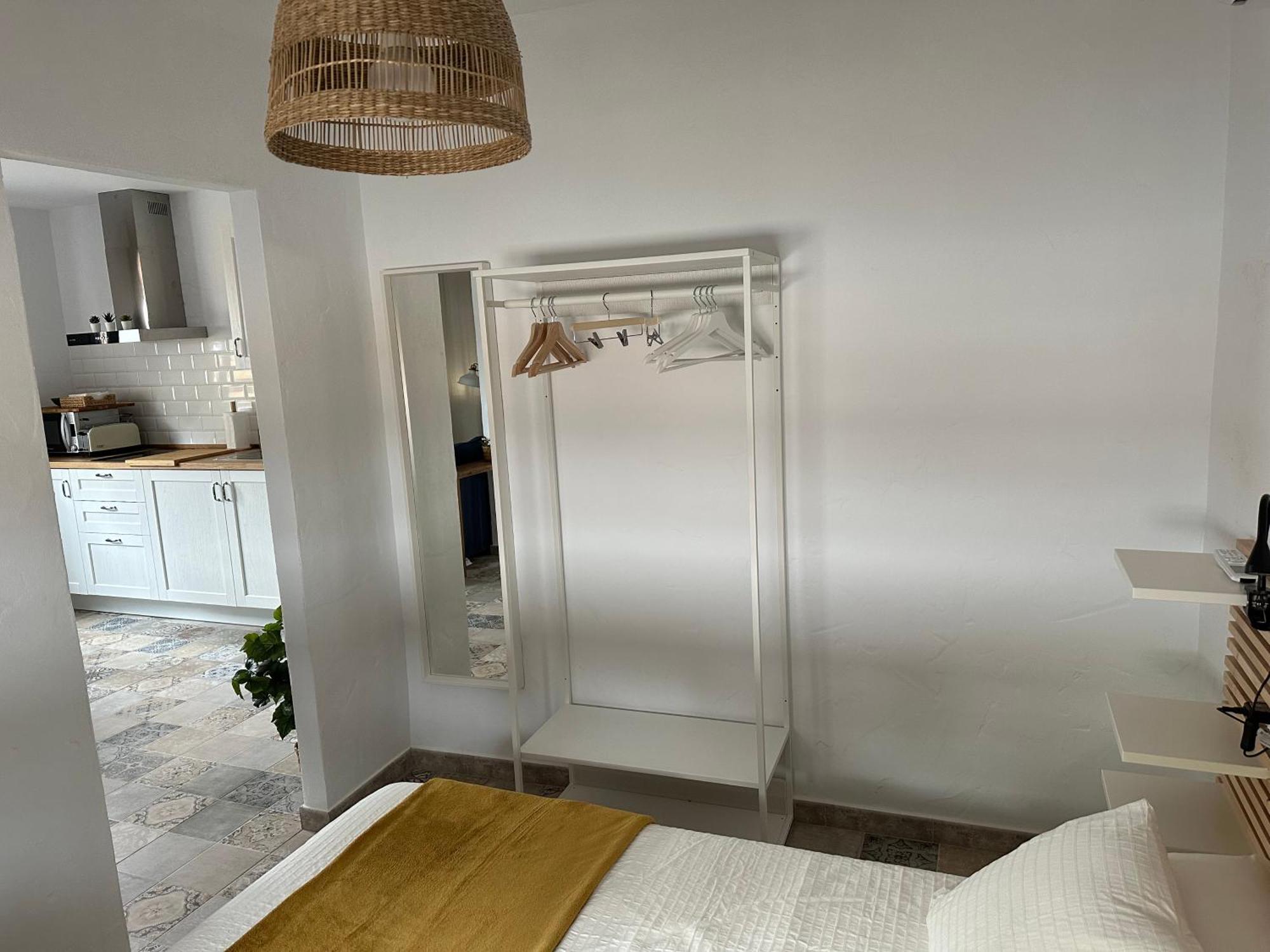 Cocos Sun Guest House Chiclana de la Frontera Bagian luar foto