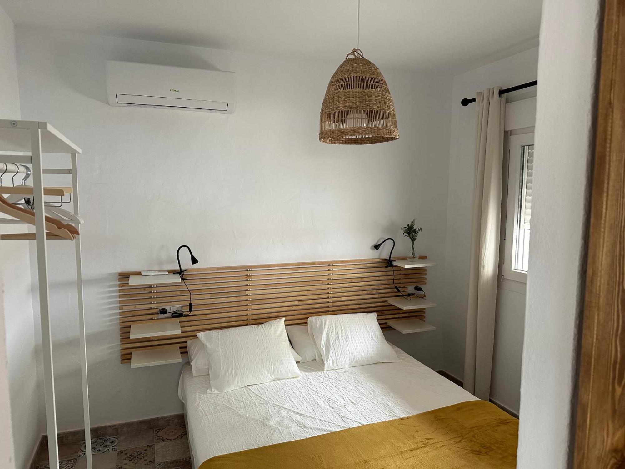 Cocos Sun Guest House Chiclana de la Frontera Bagian luar foto