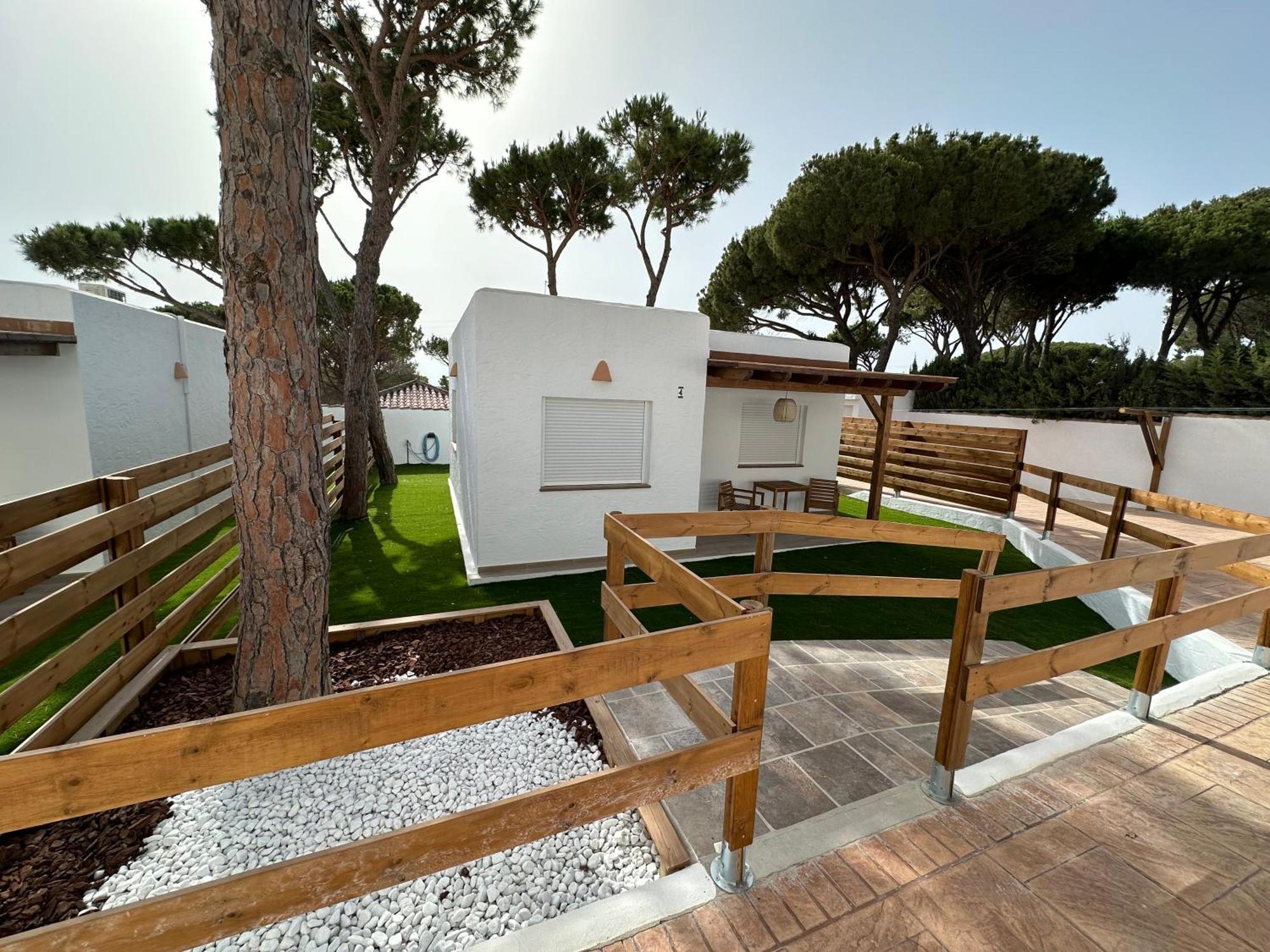 Cocos Sun Guest House Chiclana de la Frontera Bagian luar foto