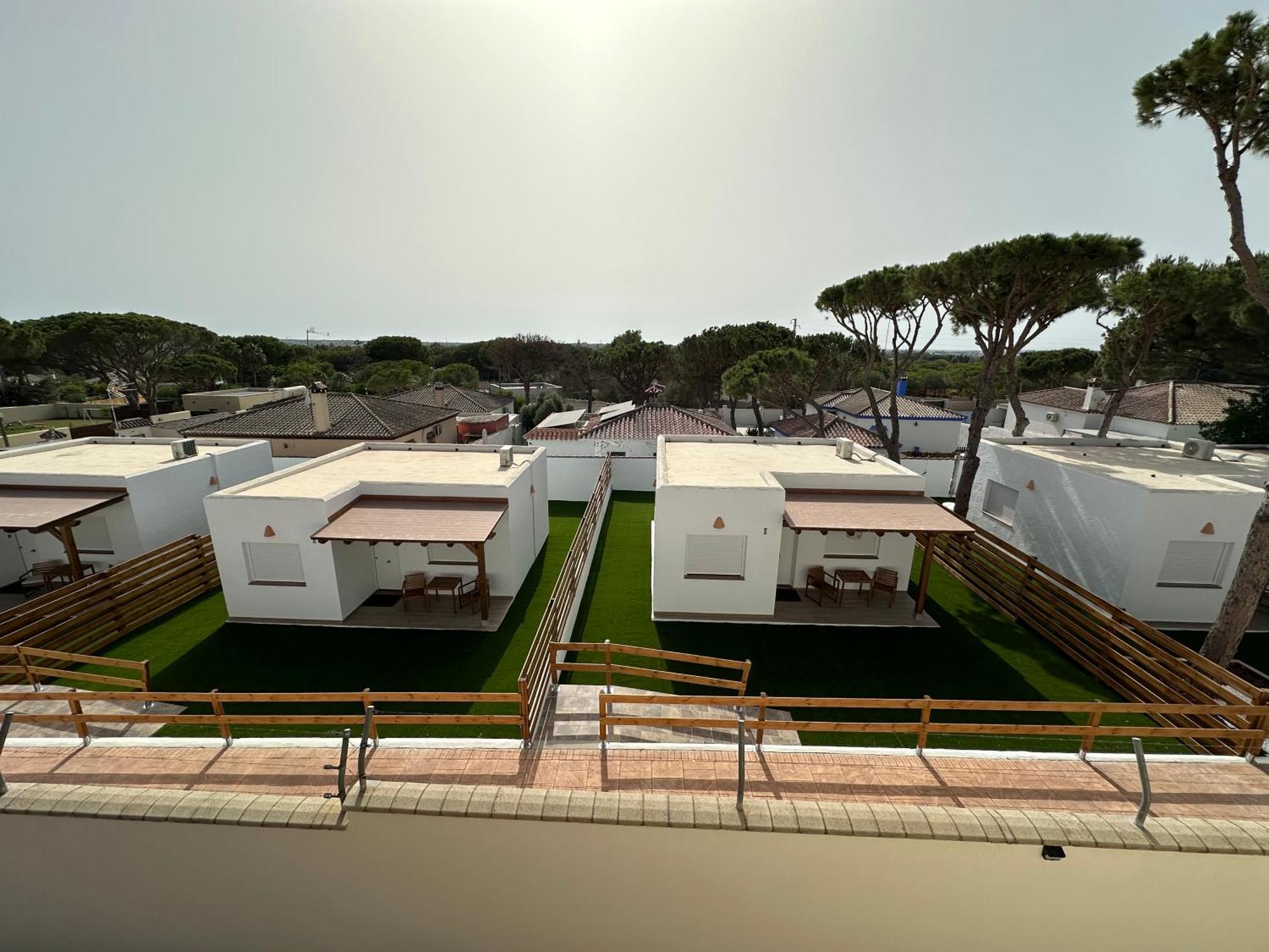 Cocos Sun Guest House Chiclana de la Frontera Bagian luar foto